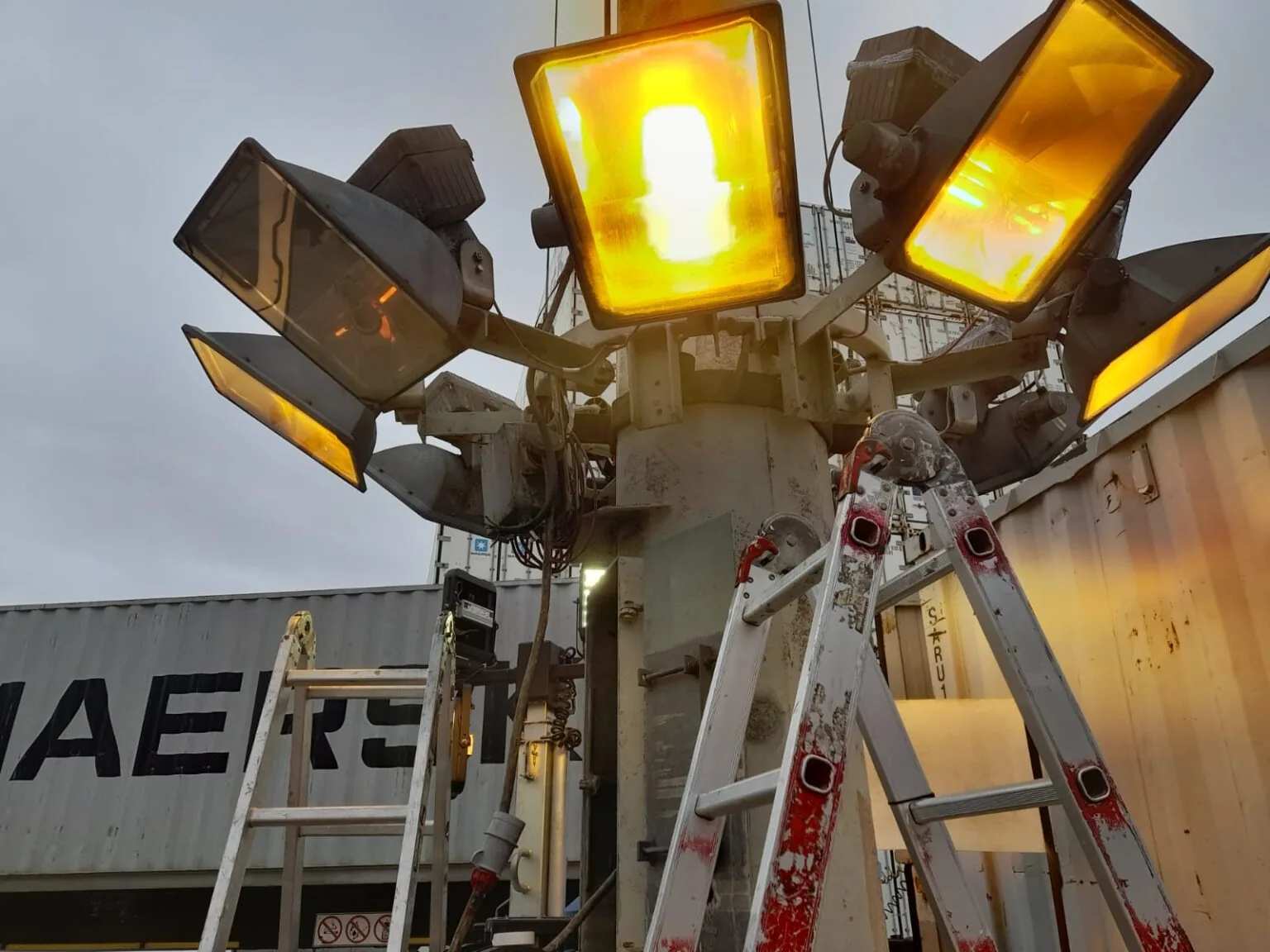 Outdoor security floodlight installation